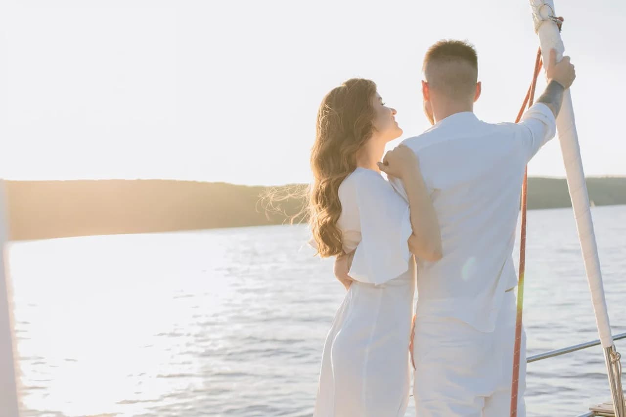 How Long Is a Honeymoon? The Ideal Length, Destination by Destination
