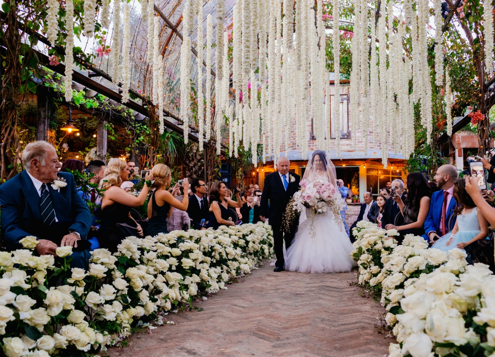 A Magical Garden Wedding Filled With Hundreds Of Fls Wedded Garden Wedding